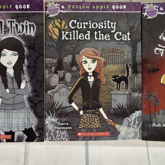 2/$25 Poison Apple  Books Set of 3 Scholastic - Picture 5 of 11